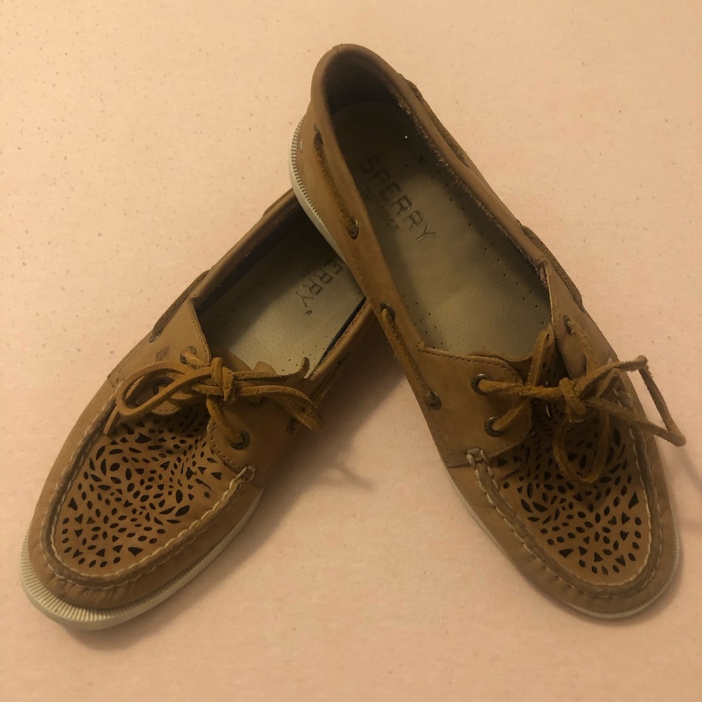 Women’s sperrys